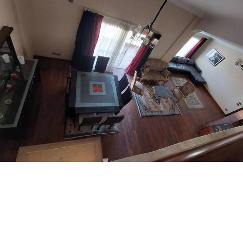 Spacious cheerful apartment