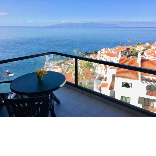 Spacious Fourth Floor Ocean View Lago Apartment by Dream Homes Tenerife