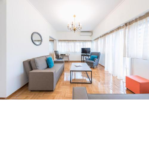 Spacious Holiday Family Home by Cloudkeys