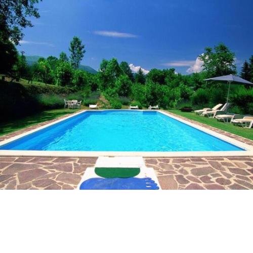 Spacious Holiday Home in Amandola with Swimming Pool