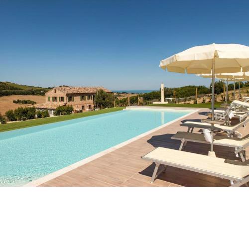 Spacious holiday home in Fermo with pool