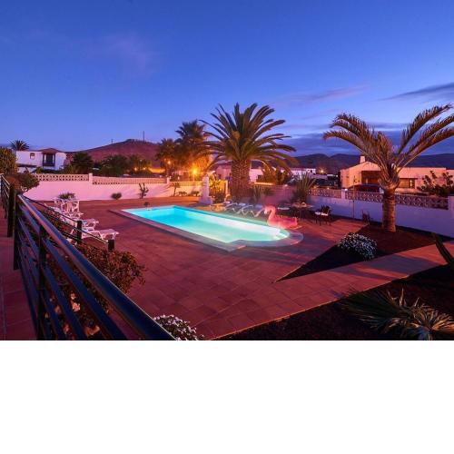 Spacious Holiday Home in La Oliva with Private Swimming Pool