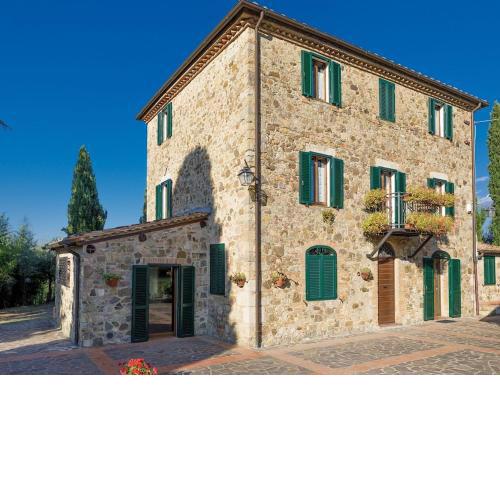 Spacious Holiday Home in Paizze with Private Pool