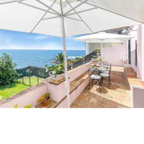 Spacious Holiday Home in Santa Tecla Acireale with Garden