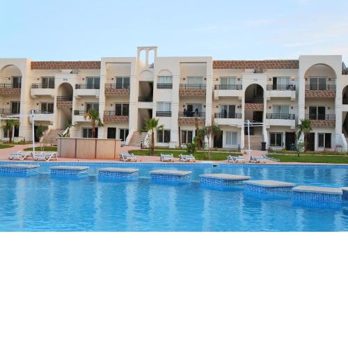 Spacious Landscape and pool view studio.