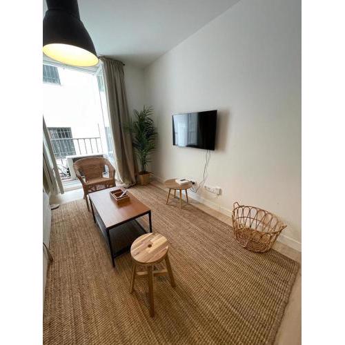 Spacious new apartment para 7 en la Plaza de Tirso de Molina