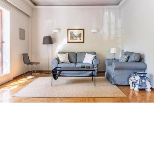 Spacious renovated flat in the Athens Riviera