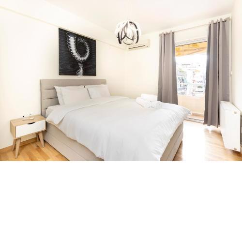 Spacious Sunny Apartment Beside Panathenaic Stadium