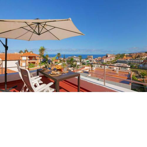 Spacious top-floor penthouse, Huge terrace, Ocean, Teide, City view