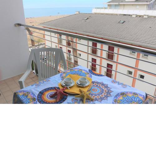 Spacious two bedrooms apartment on the seafront for 6 people