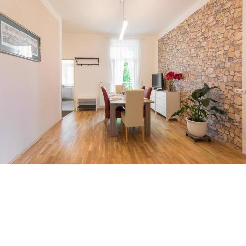 Spacious Vienna Central Station Residence