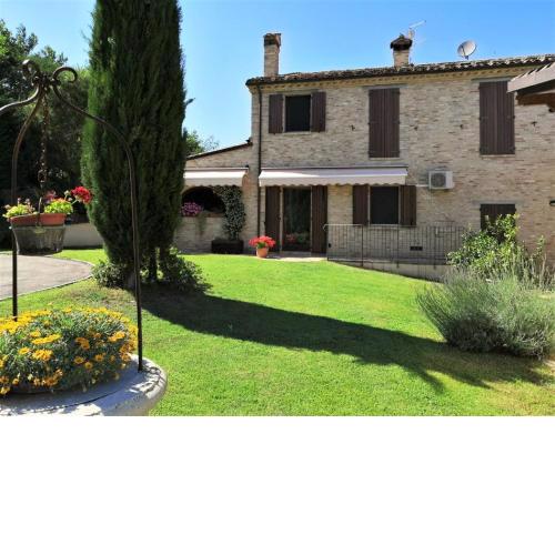 Spacious Villa in Tavullia with Swimming Pool
