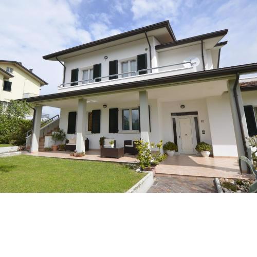 Spacious Villa with Garden in Gemmano