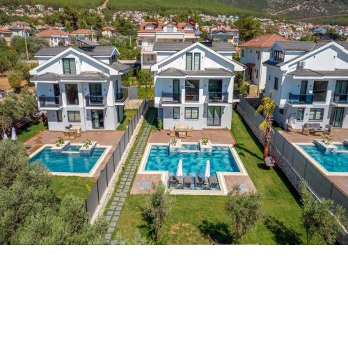 Spacious Villa with Pool for 8 People in Fethiye, Ovacık - Awz101