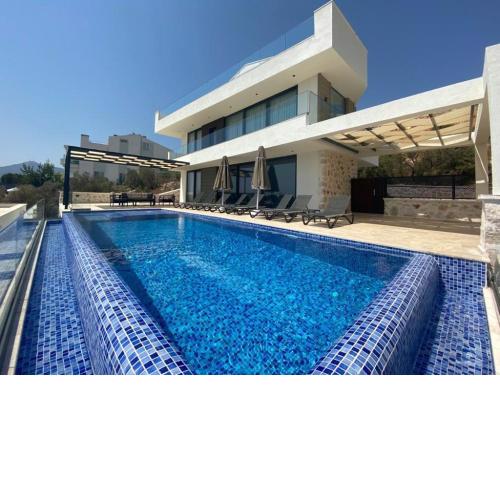Spacious Villa with Sea View and Pool in Kalkan