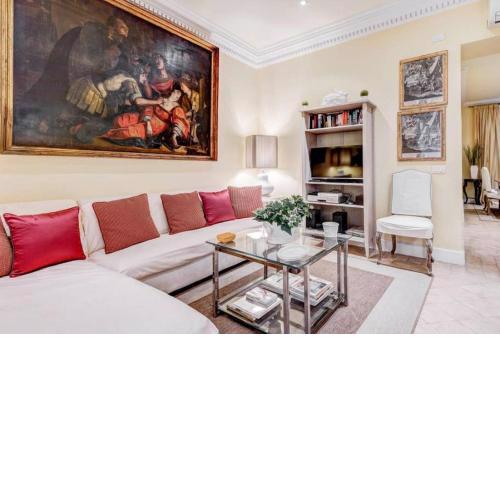 Spanish Steps Deluxe Apartment