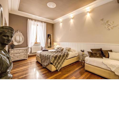 Spanish Steps Miracle Suite