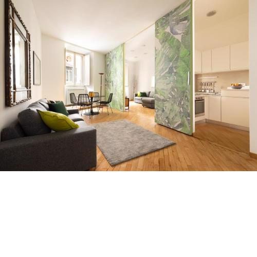 Spanish Steps Stylish Apartment