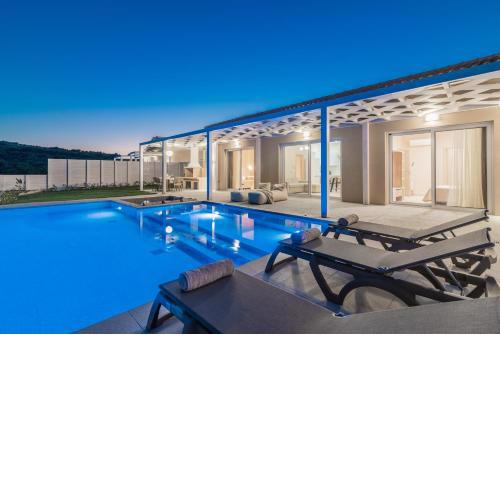 Spartakos Luxury Villa 2