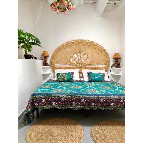 Spectacular view, authentic house, exquisite area.