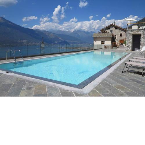 Spectacular views and modern living on Lake Como
