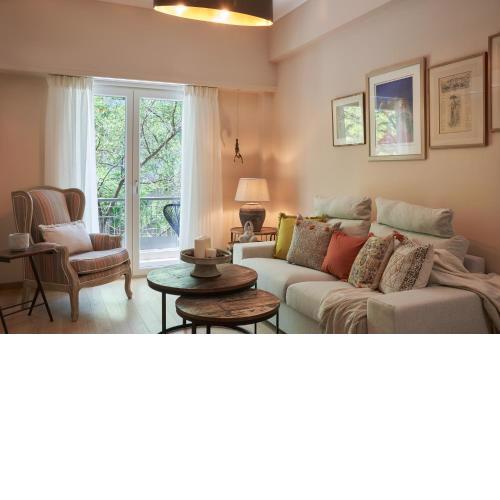 Spirou Merkouri Handcrafted 2BD Home