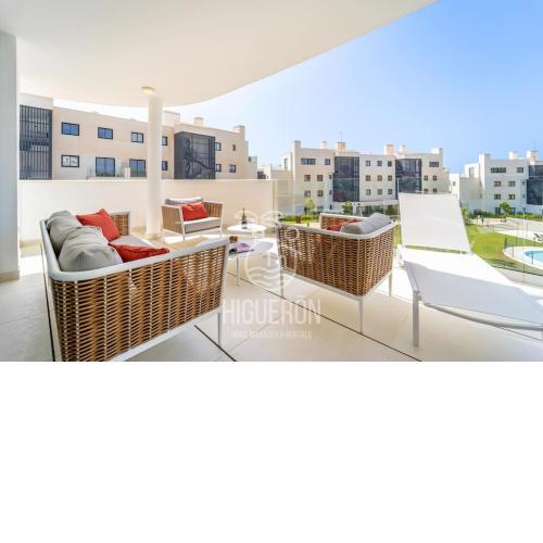 Splendid and modern apartment, Sea and sand.Sport