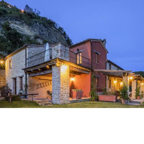 Splendid Apartment with Pool in Monte San Martino