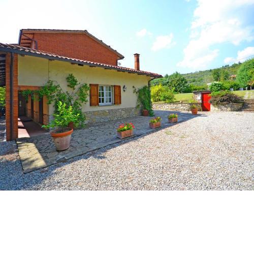 Splendid Holiday Home in Cortona with Private Swimming Pool