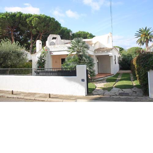 Splendid seafront villa