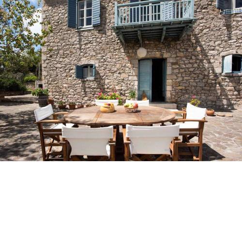 Splendid stone house with vineyard close to Pylos