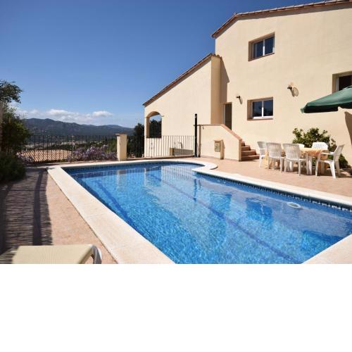 Splendid Villa in Santa Cristina d Aro with Swimming Pool