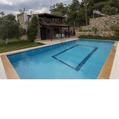 Splendid Villa Surrounded by Nature near Milas-Bodrum Airport