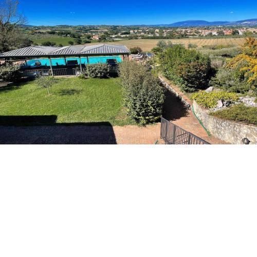 Spoleto-poolside-slps 20, Gardens, pool, jaccuzzi - a fairy tale setting