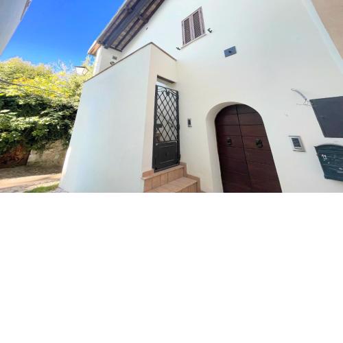 Spoleto storico spacious city house - car unnecessary - wifi - sleeps 10