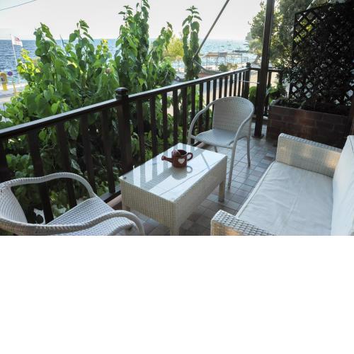 Spyrou Studios & Apartments