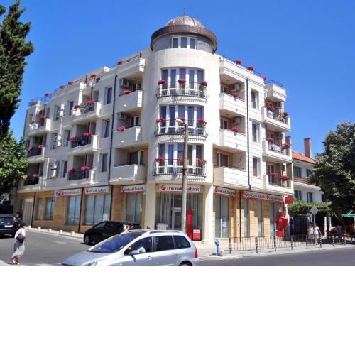 St. George Apartments