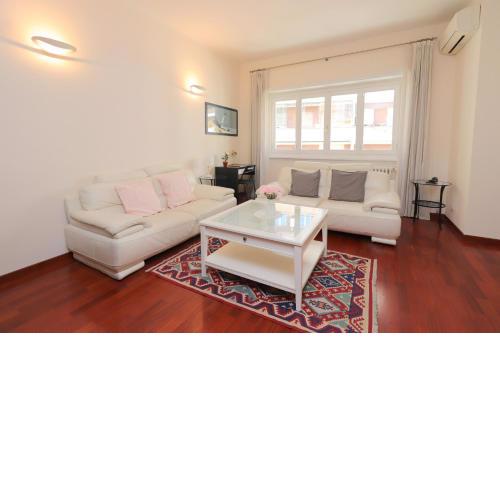 St Peter new and lightsome apartment with balcony