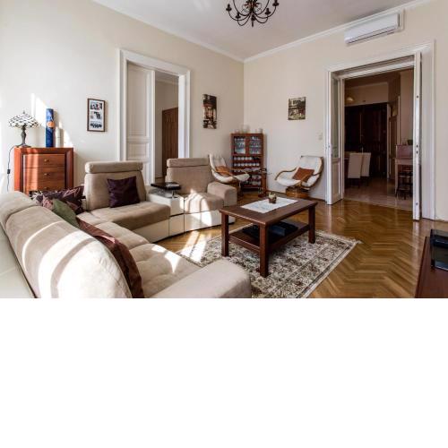 St. Stephen Boulevard Apartment