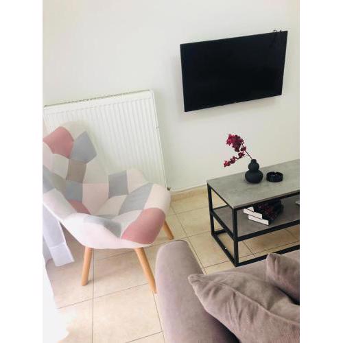 Stamatina's Luxury Apartments (Urban apartment)