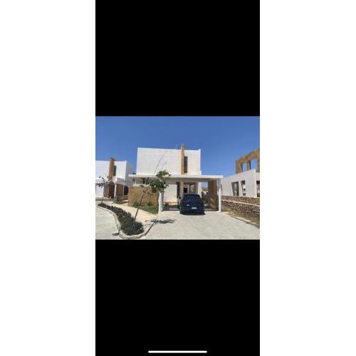 Standalone villa, First row on the lagoon