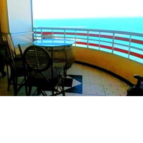 Stanley Apartment- Sea View - 5 Stars - Wi-Fi - Parking - Food Court