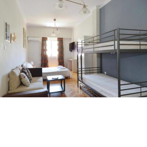 Stathmos Larissis A, a cozy 2BR Apartment, Clo...