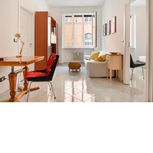 Stazione Centrale Cozy and Functional Flat