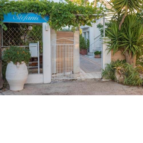 Stefanie Studios
