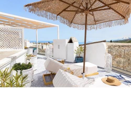 SteMa Residence, with panoramic view, roof garden & jacuzzi!