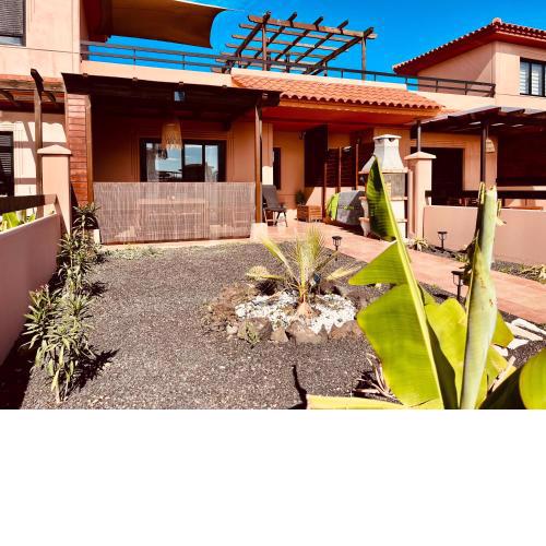Stillvolle Villa mit Terrasse, Garten und Grill