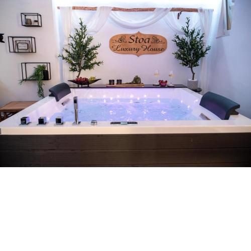 Stoa Luxury House with Unique Jacuzzi Room