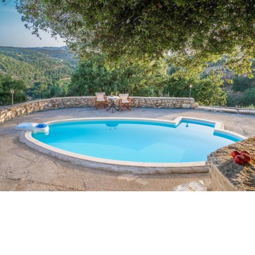 Stone Built Private villa Limeri with pool, BBQ & Shaded Patio