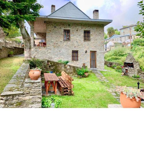 Stone-built Traditional House "Snow White"